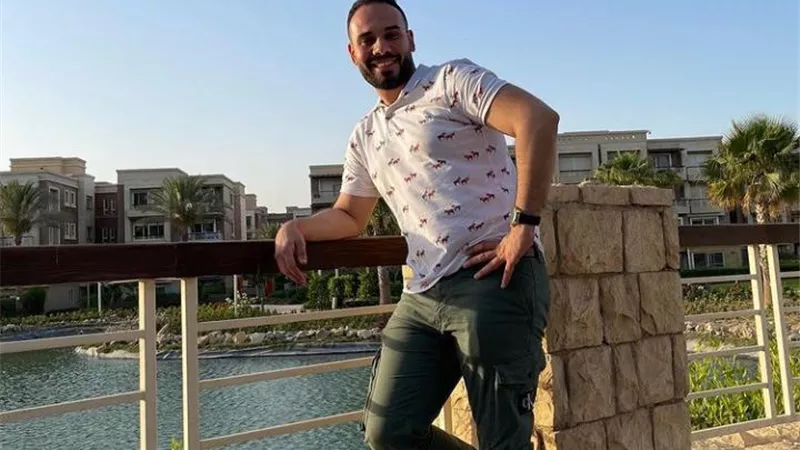 شاهد .. عزوز عادل يتألق بإطلالة مبهجة عبر إنستجرام