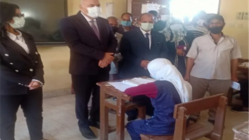 محافظ قنا يتفقد لجان الثانوية العامة