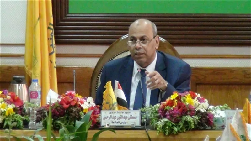 رئيس جامعة المنيا يفتتح معرض تناغمات
