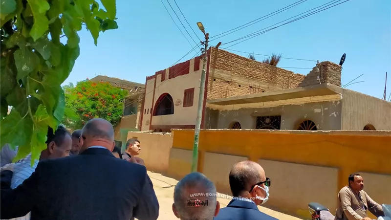احالة رئيس قريه للتحقيق وضع كشاف حكومى أمام ديوان العمده
