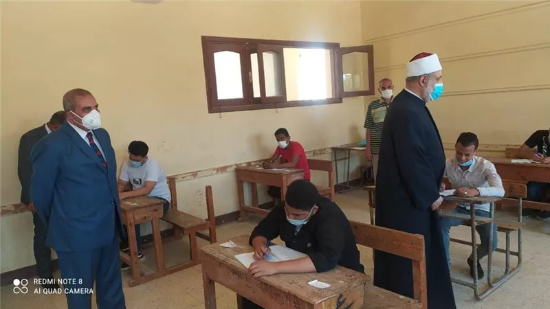 وكيل الأزهر ورئيس جامعة الأزهر يتفقدان امتحانات الثانوية الأزهرية بالفيوم