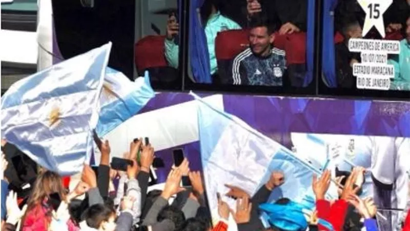 استقبال عالمى لـ منتخب الأرجنتين بعد التتويج بـ كوبا أمريكا.. شاهد