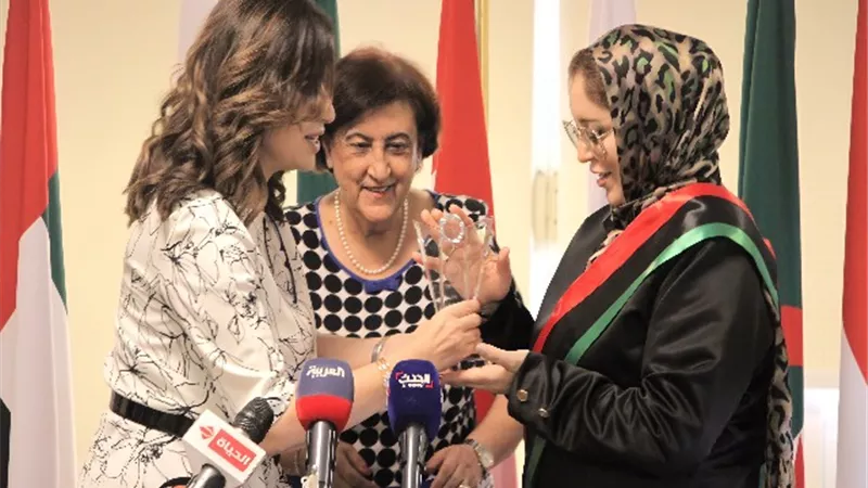 الوزيرة الليبية تتسلم رئاسة المجلس الأعلى لمنظمة المرأة العربية