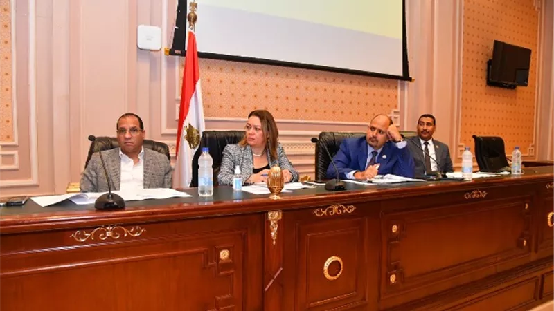 بالصور .. اجتماع لجنة الطاقة والبيئة بالنواب برئاسة النائب حسام الدين صلاح عوض الله
