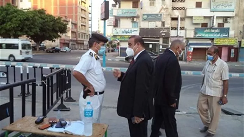 لليوم الثالث على التوالى مدير تعليم مطروح يتابع العمل داخل مركز توزيع اسئلة الثانوية العامة