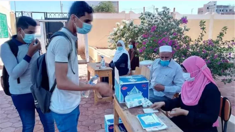 تفتيش وكشف حراري على ٩٥٣ طالبا أمام لجان اللغة الأجنبية الثانية بالوادى