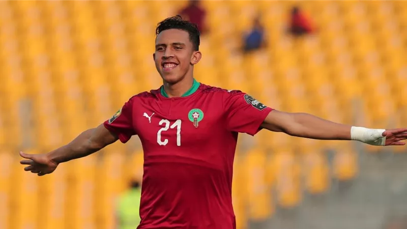 عبد الحفيظ يحسم الجدل بشأن تعاقد الاهلى مع سفيان رحيمي
