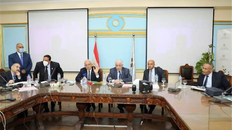 ضبط الغشاشين في اللغة الثانية بالثانوية العامة
