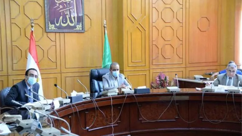 تنفيذي الإسماعيلية يناقش مشروعات الخطة الإستثمارية ..صور
