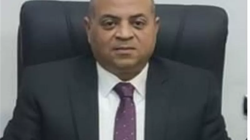 توزيع كمامة وكيس جيل على كل طالب