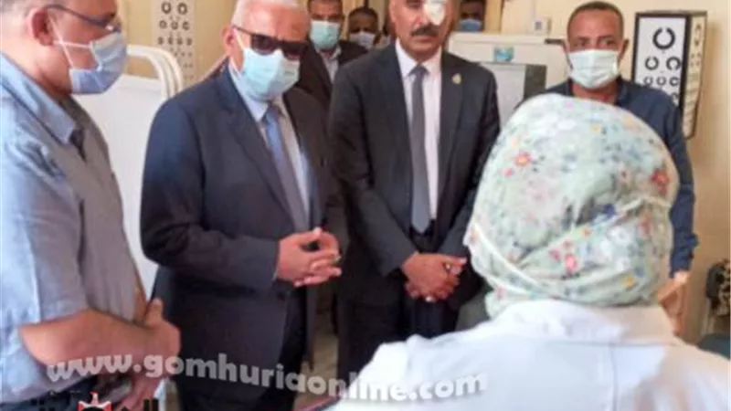 محافظ السويس يتفقد امتحانات الثانوية العامة بمدرسة العسكرية بنين