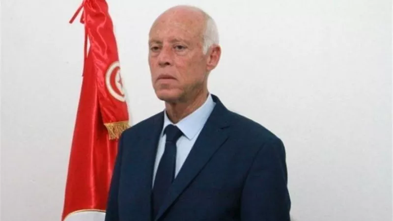 الرئيس التونسى يتلقى الجرعة الأولى من اللقاح المضاد لكورونا