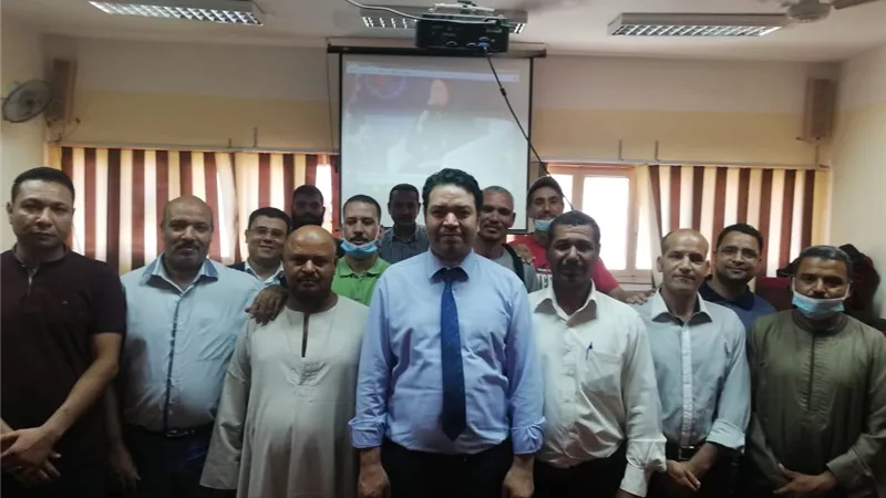دورة تدريبية أبدا مشروعك للعائدين من الخارج بسوهاج..صور