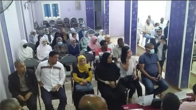 تكريم أوائل الشهادة الإعدادية بإدارة قفط التعليمية في قنا