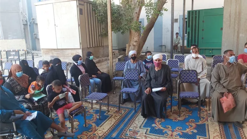 سيارة متنقلة لإستخراج بطاقات الرقم القومى والوثائق الرسمية بالزينية شمال الأقصر