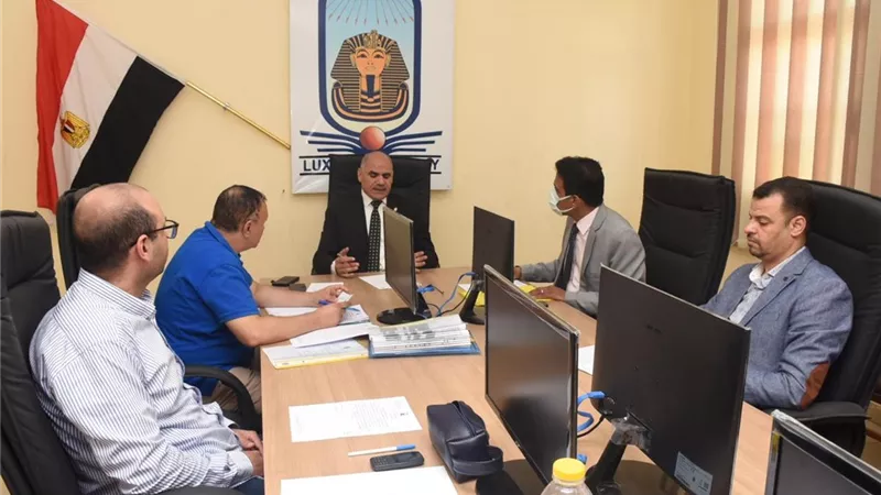 رئيس جامعة الاقصر يجتمع بمجلس شئون الدراسات العليا والبحوث