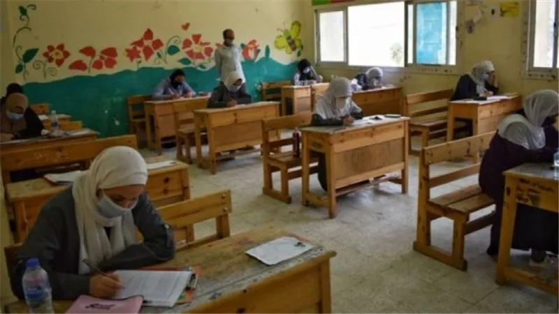 طلاب الأدبي بالثانوية العامة يؤدون اليوم امتحان اللغة الأجنبية الثانية