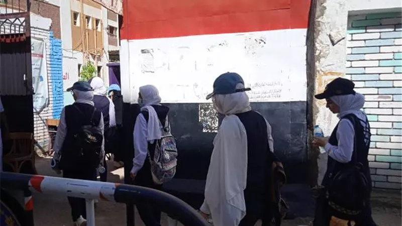 توافد الطلاب بأسوان الشعبة الأدبية لامتحان اللغة الأجنبية الثانية على اللجان