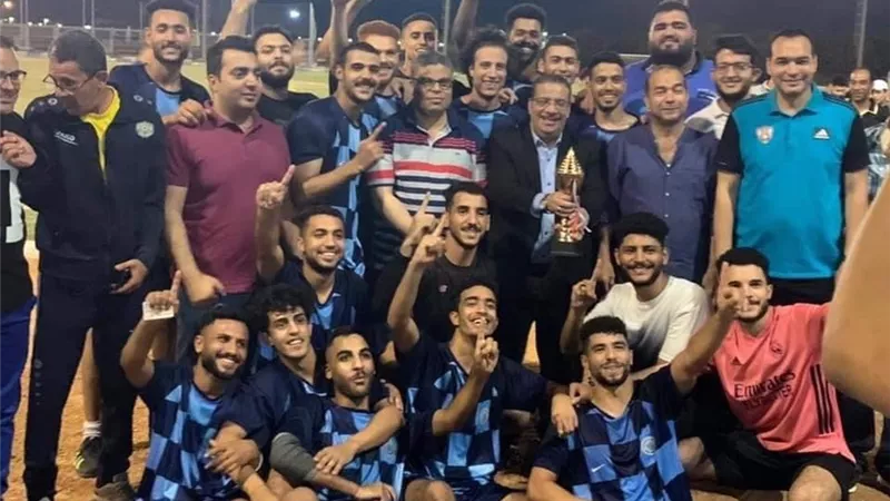 فوز كلية التجارة بكأس بطولة كرة القدم وكلية الهندسة بالمركز الأول لكرة اليد