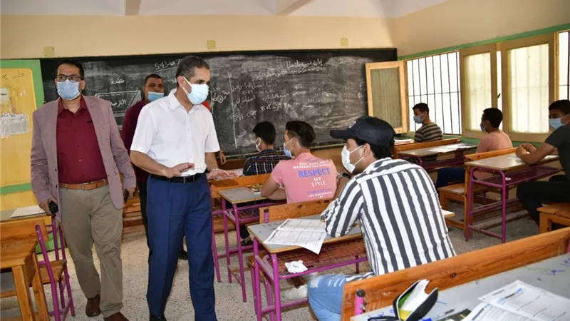 محافظ الغربية يتفقد امتحانات الثانوية العامة في رابع أيامها ببسيون وطنطا -صور