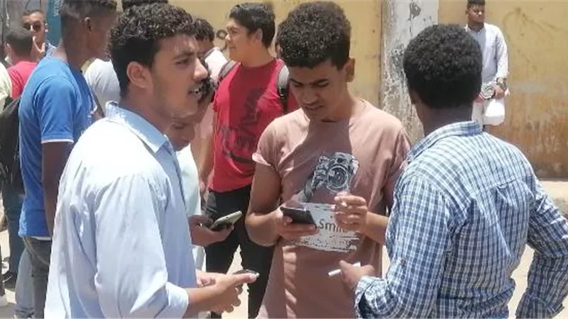فرنساوى علمى أسهل من أدبى وبكاء فى اللغة الالمانية لطلاب ثانوية أسوان