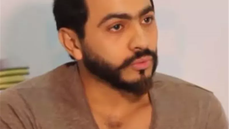 تامر حسنى ينعى رامى صبرى فى رحيل شقيقه غارقا