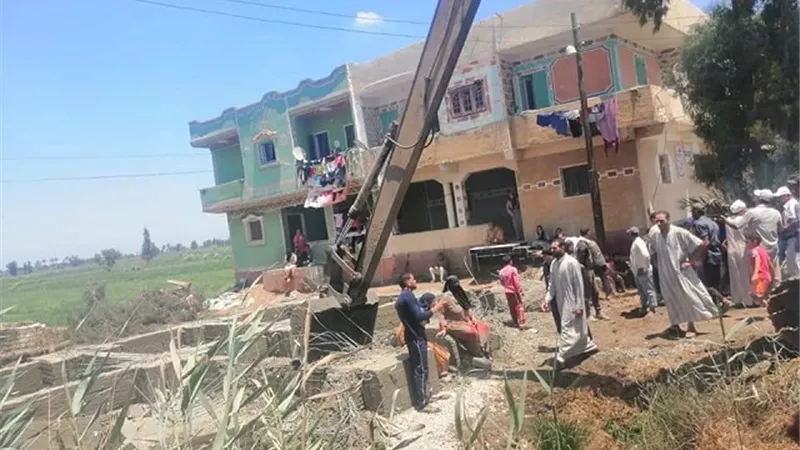 تنفيذ إزالة فى المهد بمساحة ١٢١م بقرية ٥٩ الخاشعة