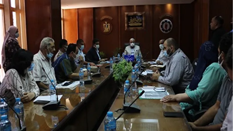 محافظ السويس: الموافقة على ضم قرية عامر بالقطاع الريفي للحيز العمراني والتطوير يبدأ بعد العيد تسهيلات على المواطنين في سداد رسوم الكهرباء والمياه