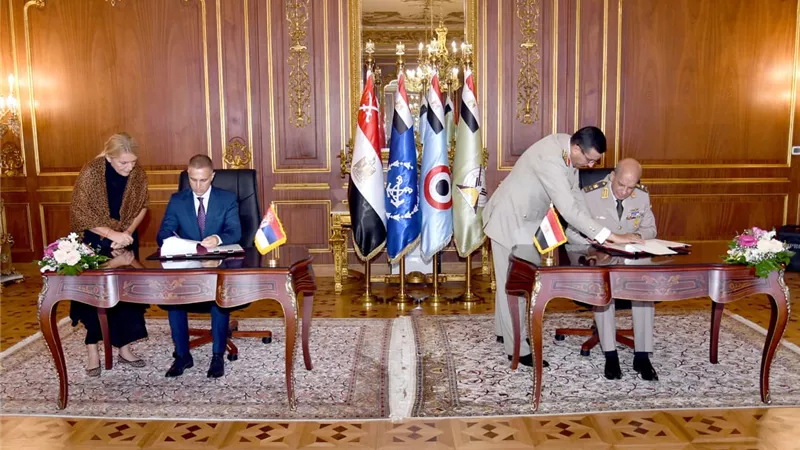 وزير الدفاع يلتقى نظيره الصربي.. ويوقعان بروتوكول تعاون فى المجال العسكرى
