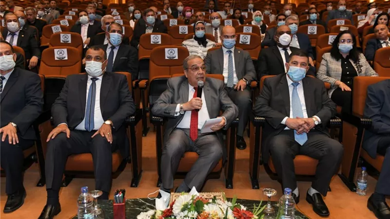 وزير الإنتاج الحربي يؤكد: توجيه من الرئيس السيسي بالتعاون مع القطاع الخاص بكافة الأشكال