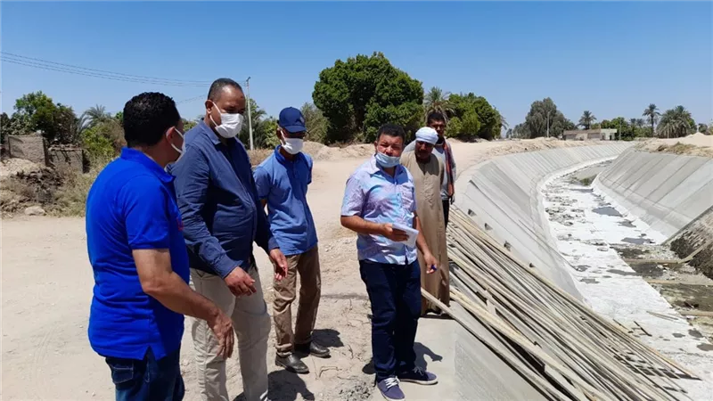 رئيس مركز الطود جنوب الأقصر يتفقد أعمال الإنارة وتبطين الترع