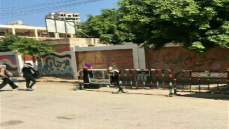 دخول طلاب الشعبة العلمية الى لجان امتحان الجبر والهندسة الفراغية بالقليوبية