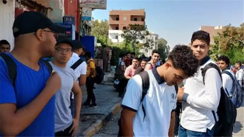 غضب لدى طلاب الثانوية العامة عقب خروجهم من امتحان الجبر والهندسة الفراغية