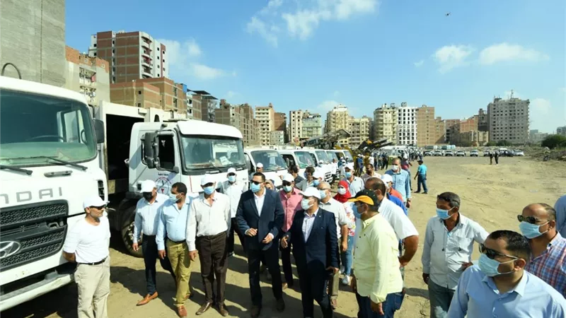 محافظ الدقهلية يتفقد إصطفاف معدات جهاز النظافة الجديد