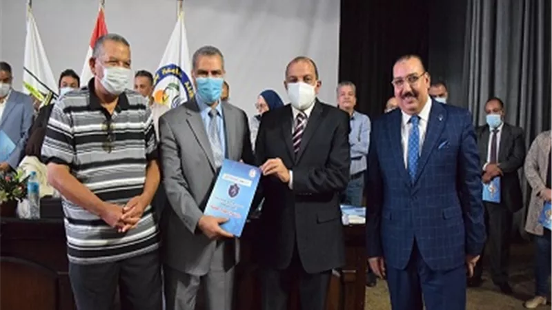 رئيس جامعة بني سويف يشهد ختام دورة الترشح لمنصب عميد كلية