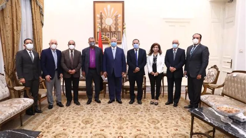 رئيس الإنجيلية لمحافظ القاهرة: نثق فى قدرة الدولة المصرية على تحقيق طموحات المصريين
