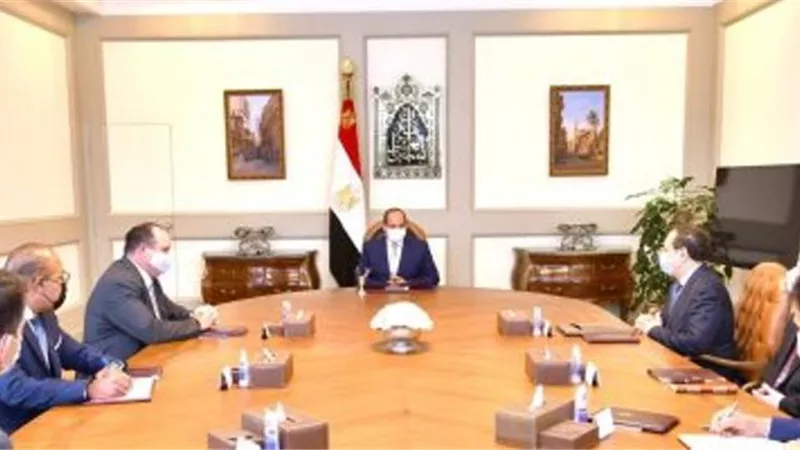 الرئيس السيسي يشيد بتوسيع شركة 