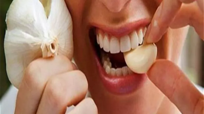 7 نصائح للتخلص من رائحة البصل والثوم