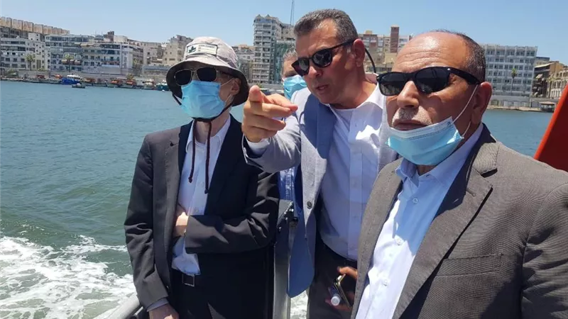 سفير اليابان يشيد بمزايا وإعفاءات المنطقة بشرق بورسعيد