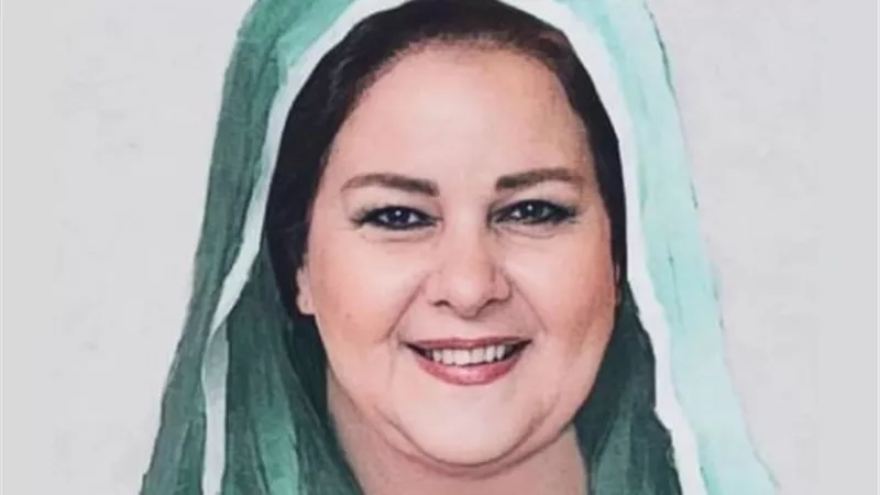 دينا تطاب جمهورها بالدعاء للفنانة دلال عبد العزيز بالشفاء والعودة لإيمى ودنيا