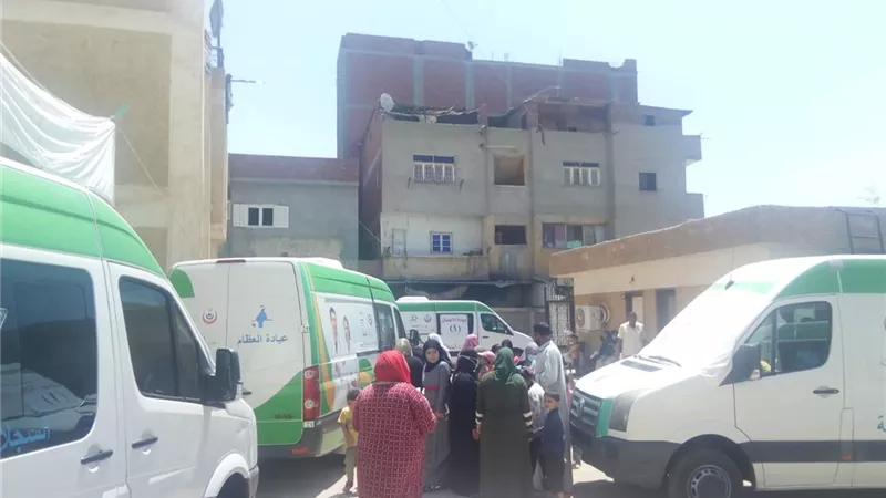 الكشف على 1486 مريض بقافلة طبية بقرية ميت دمسيس بأجا