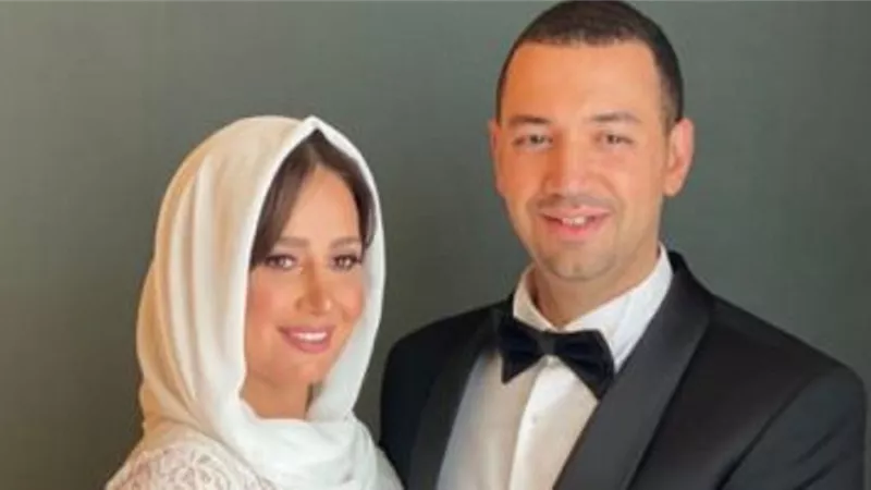 معز مسعود يدعم حلا شيحة في أزمة كليب 