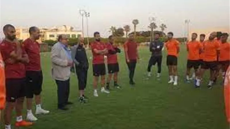 تفاصيل جلسة محمد عادل مع لاعبي المقاولون قبل مواجهة بيراميدز