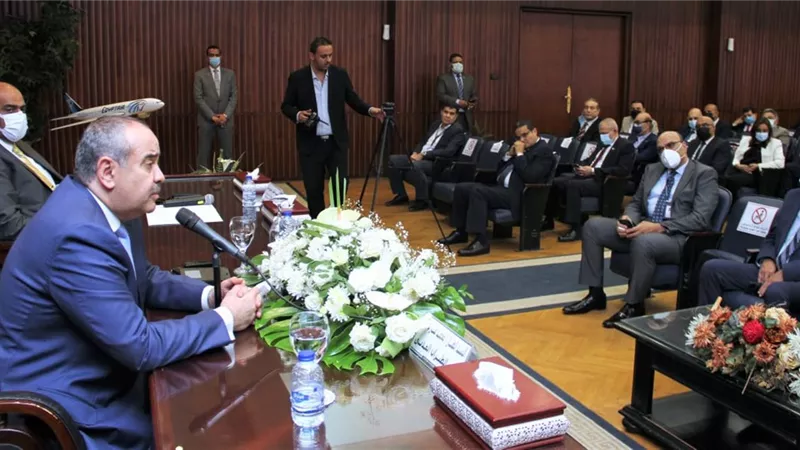 وزير الطيران المدنى يلتقي بمديرى مكاتب ومحطات مصر للطيران الجدد بالخارج