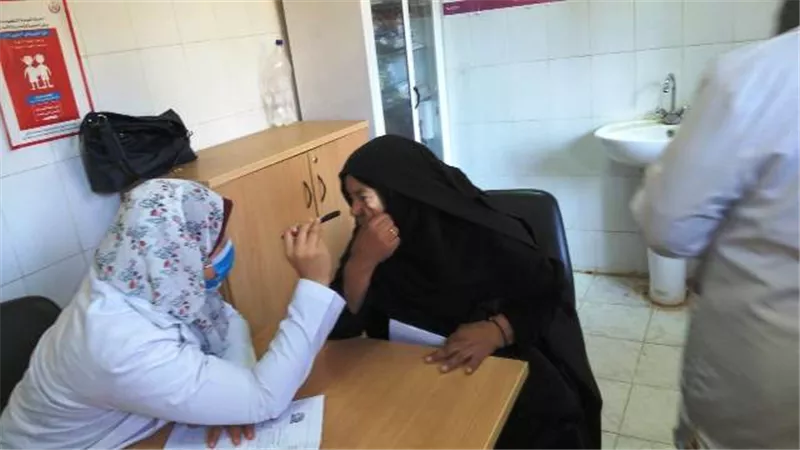 الكشف وعلاج ١٠٤٢ بالقافلة الطبية المجانية بفى دشنا ضمن