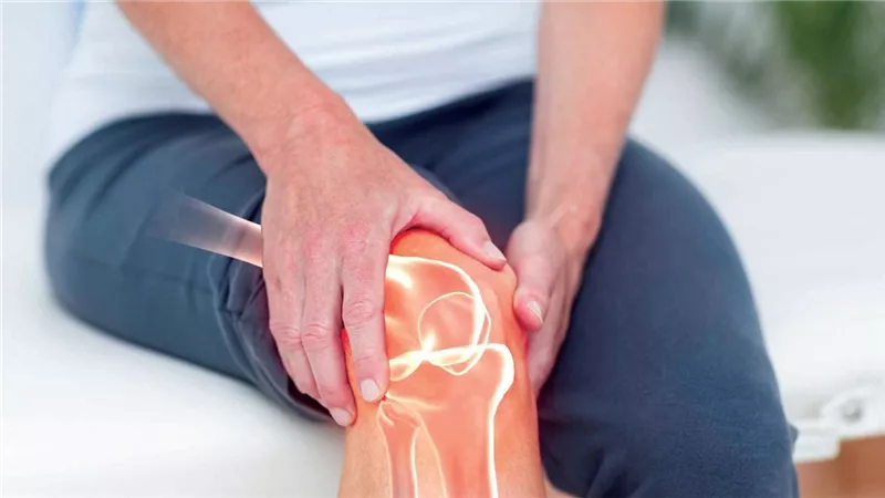 ثلاث فواكه ينبغي تجنبها لدرء المخاطرة بأعراض مؤلمة في المفاصل