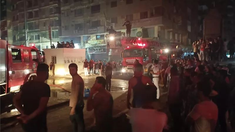 الحماية المدنية تنجح فى اخماد حريق عقار الطالبية.. والشهود: ماس كهربائى السبب