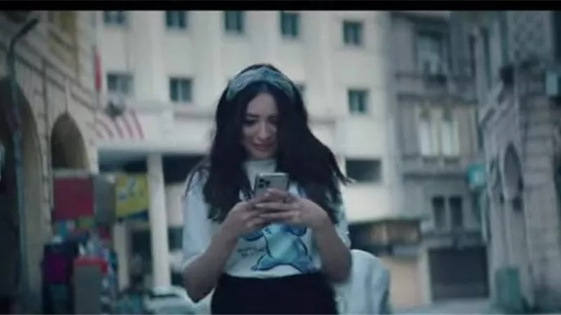 بالفيديو .. ساندي من قمة الهرم في إعلان جديد