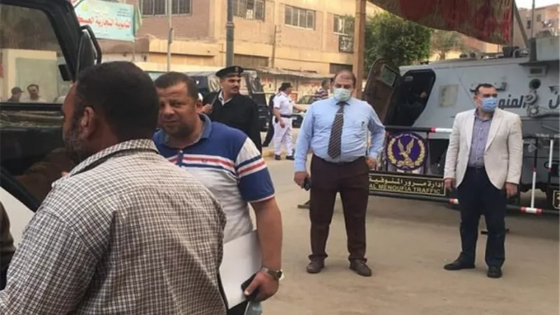 توافد مراقبى الامتحانات