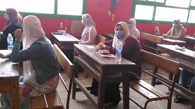 بدء امتحان الكيمياء لطلاب الثانوية العامة